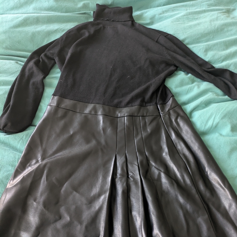 Black Long Sleeve Dress with Pleated Skirt XL